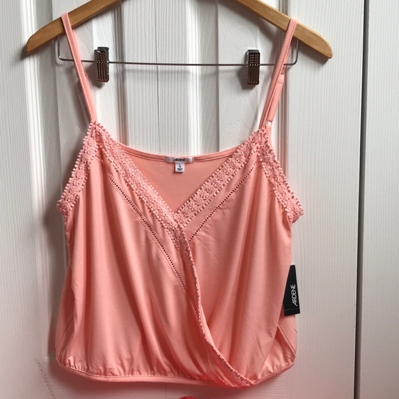 Crochet Criss-Cross Cropped Tank - Picture 1 of 6